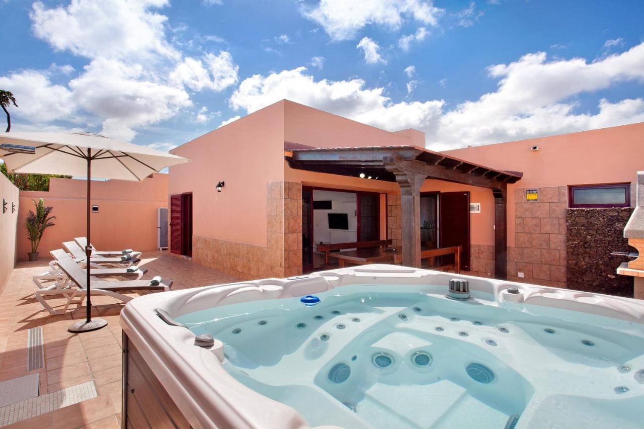 Villa Malva คอร์ราเลโฮ ภายนอก รูปภาพ